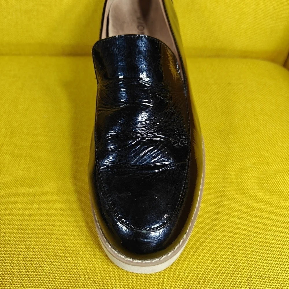 Vionic Kensley Slip On Loafer Black Lug Sole Arch Support Comfy Women's Size 9